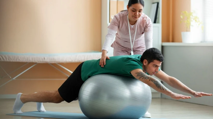 Why Football Players in Singapore Need Sports Physiotherapy
